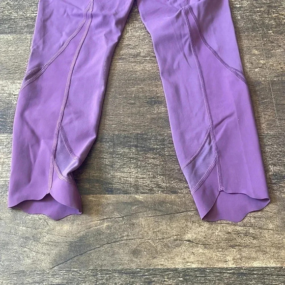Lululemon Pink/Purple Cropped Leggings sz 4 - Picture 4 of 6